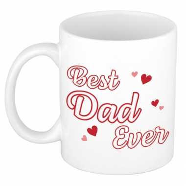 Best dad ever vaderdag cadeau mok / beker wit met contour letters en rode hartjes