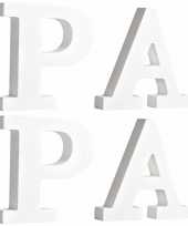Houten deco hobby letters 4x losse witte letters om het woord papa te maken