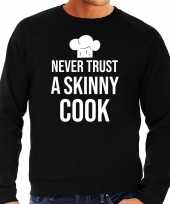 Never trust a skinny cook bbq barbecue cadeau sweater zwart voor heren